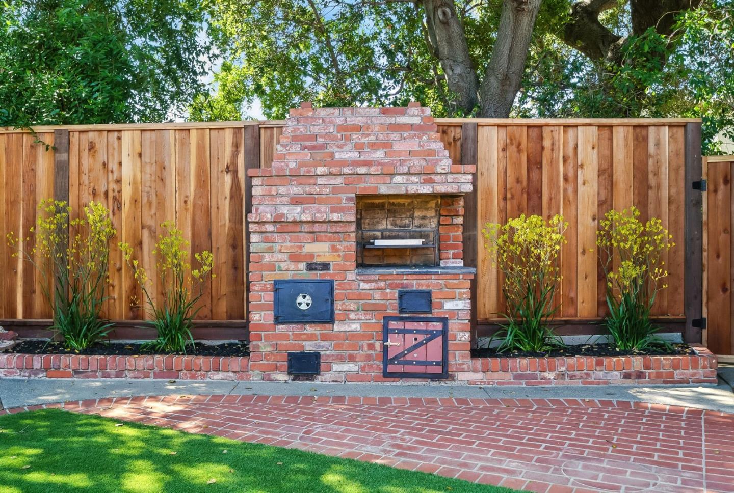 Detail Gallery Image 38 of 47 For 2012 Howard Ave, San Carlos,  CA 94070 - 3 Beds | 2 Baths