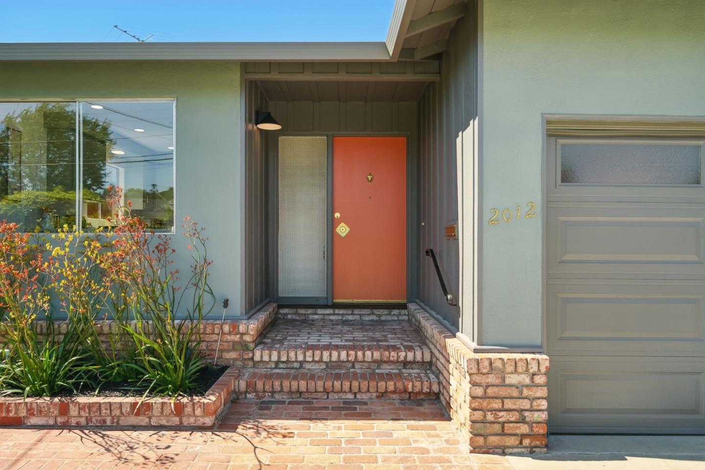 Detail Gallery Image 4 of 47 For 2012 Howard Ave, San Carlos,  CA 94070 - 3 Beds | 2 Baths