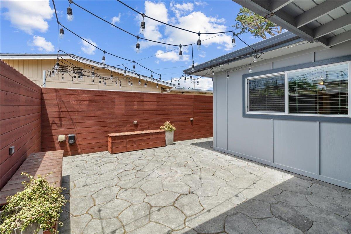Detail Gallery Image 13 of 27 For 570 Casanova Ave, Monterey,  CA 93940 - 2 Beds | 2 Baths