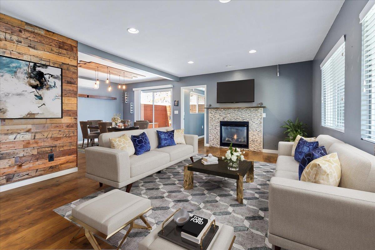 Detail Gallery Image 5 of 27 For 570 Casanova Ave, Monterey,  CA 93940 - 2 Beds | 2 Baths