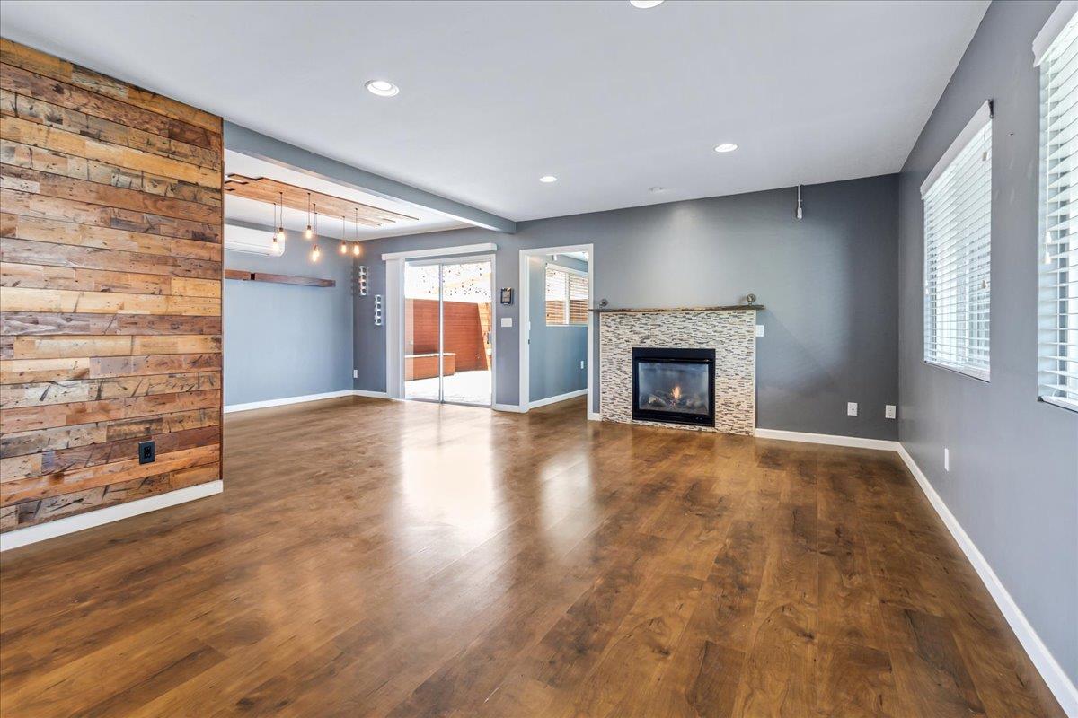 Detail Gallery Image 7 of 27 For 570 Casanova Ave, Monterey,  CA 93940 - 2 Beds | 2 Baths