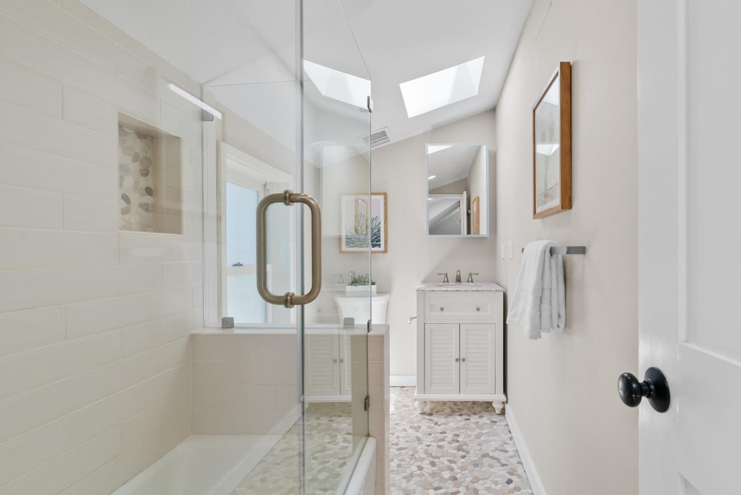 Detail Gallery Image 17 of 48 For 214 Brook Ave, Santa Cruz,  CA 95062 - 3 Beds | 2 Baths