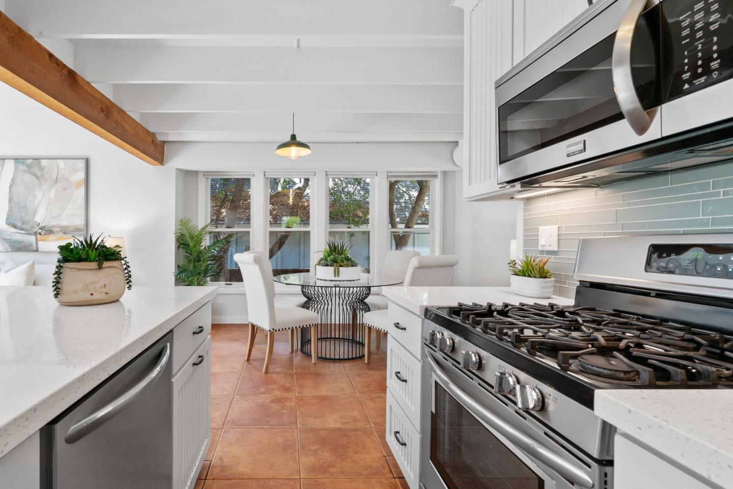 Detail Gallery Image 37 of 48 For 214 Brook Ave, Santa Cruz,  CA 95062 - 3 Beds | 2 Baths