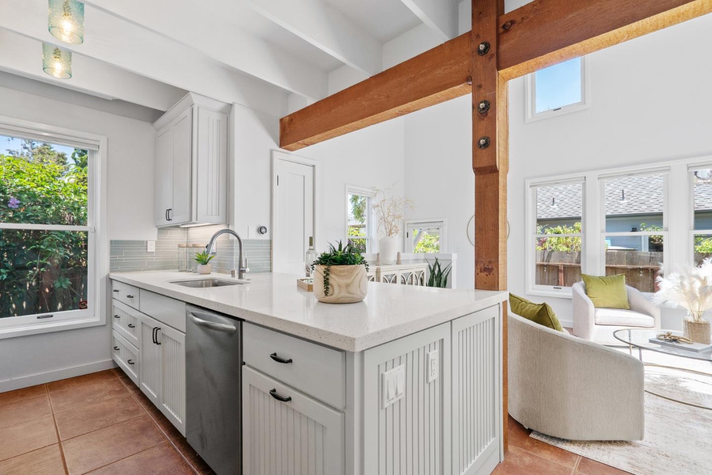 Detail Gallery Image 8 of 48 For 214 Brook Ave, Santa Cruz,  CA 95062 - 3 Beds | 2 Baths