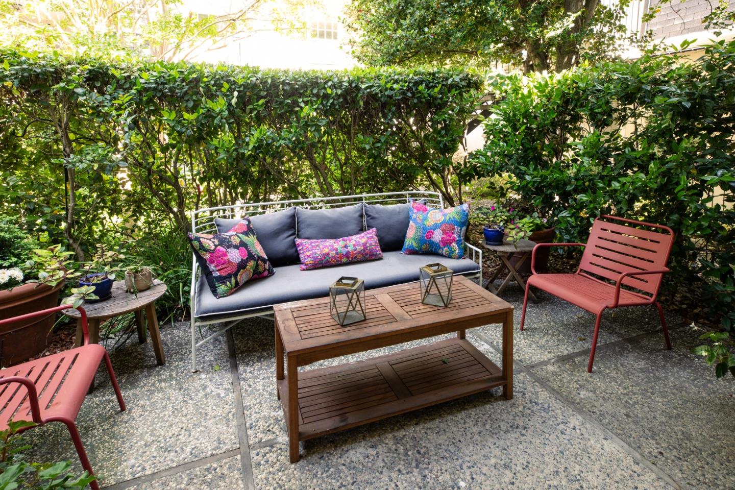 Detail Gallery Image 28 of 37 For 445 Oak Grove Ave #4,  Menlo Park,  CA 94025 - 2 Beds | 2 Baths