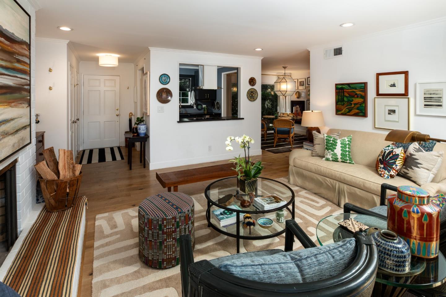 Detail Gallery Image 7 of 37 For 445 Oak Grove Ave #4,  Menlo Park,  CA 94025 - 2 Beds | 2 Baths