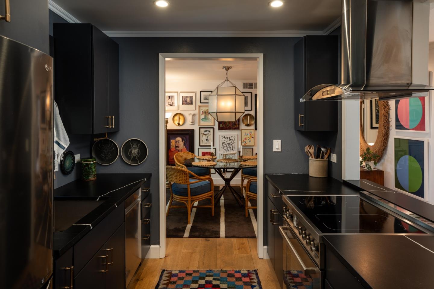 Detail Gallery Image 8 of 37 For 445 Oak Grove Ave #4,  Menlo Park,  CA 94025 - 2 Beds | 2 Baths