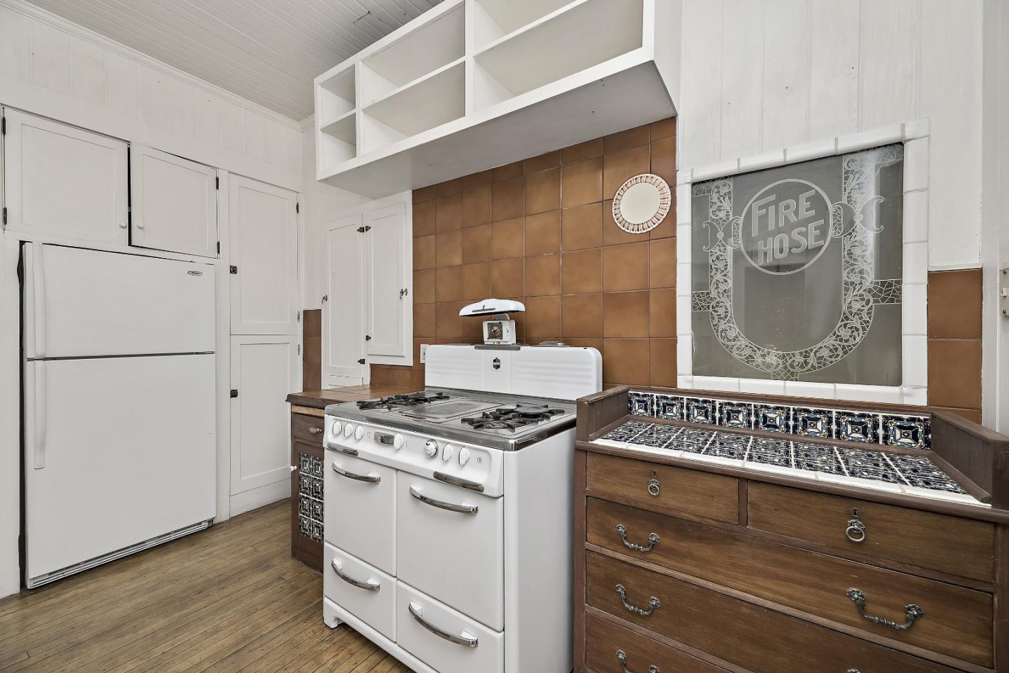 Detail Gallery Image 12 of 79 For 100 Wood Rd, Los Gatos,  CA 95030 - 5 Beds | 4 Baths