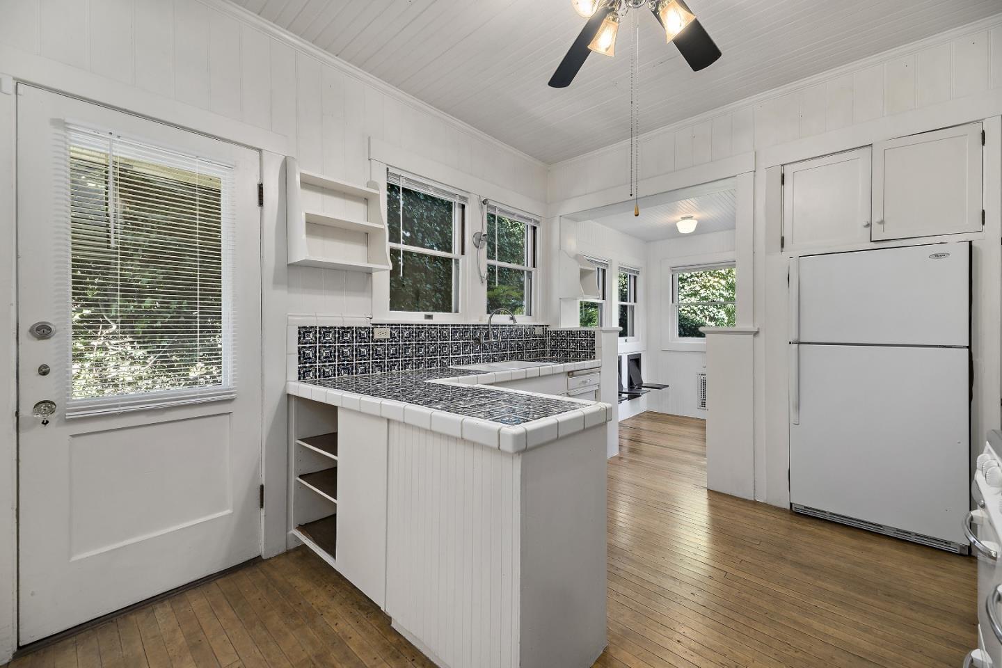 Detail Gallery Image 14 of 79 For 100 Wood Rd, Los Gatos,  CA 95030 - 5 Beds | 4 Baths