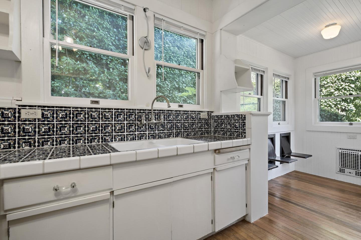 Detail Gallery Image 15 of 79 For 100 Wood Rd, Los Gatos,  CA 95030 - 5 Beds | 4 Baths