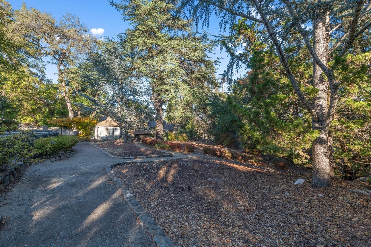 Detail Gallery Image 3 of 79 For 100 Wood Rd, Los Gatos,  CA 95030 - 5 Beds | 4 Baths