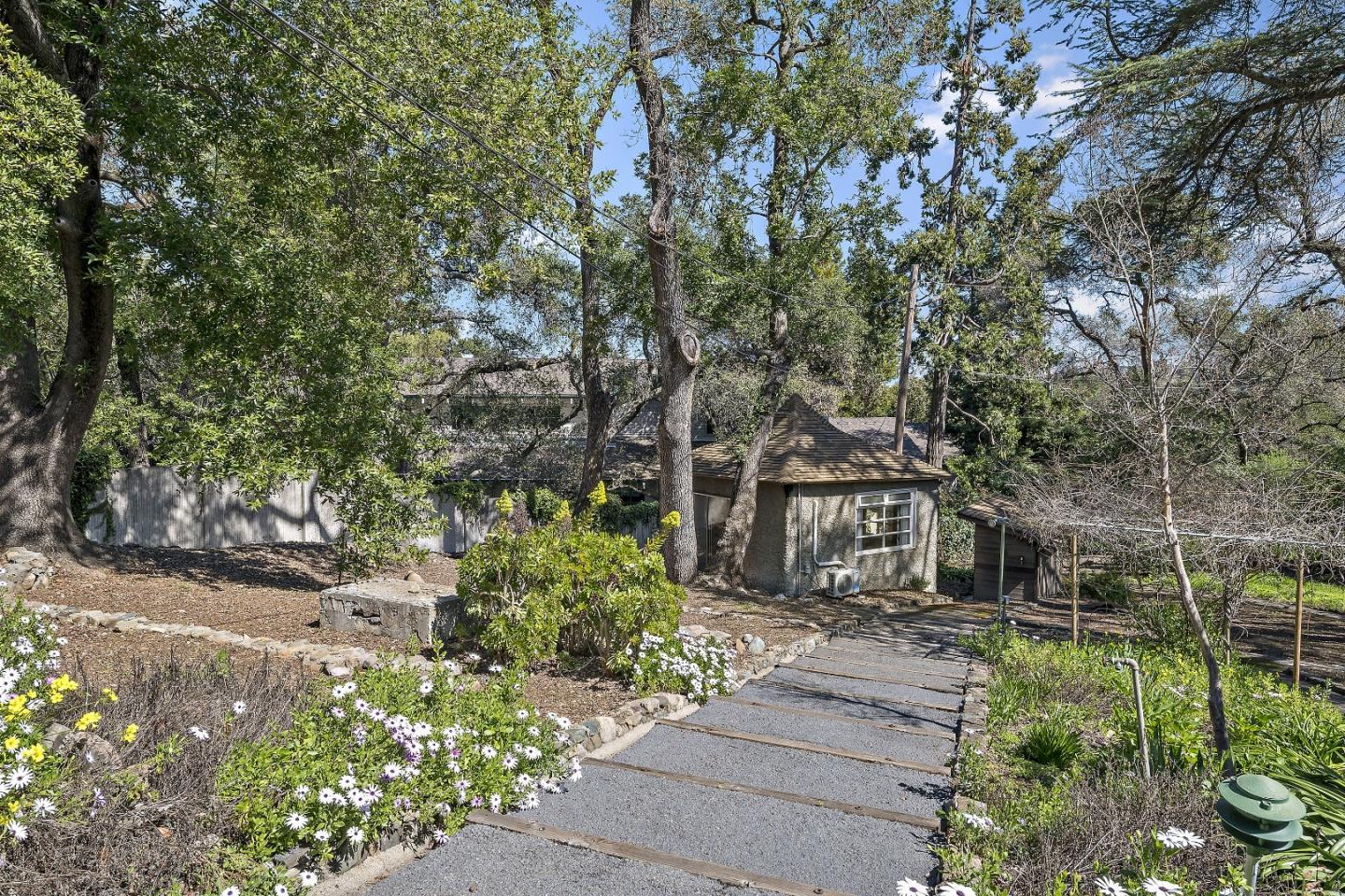 Detail Gallery Image 4 of 79 For 100 Wood Rd, Los Gatos,  CA 95030 - 5 Beds | 4 Baths
