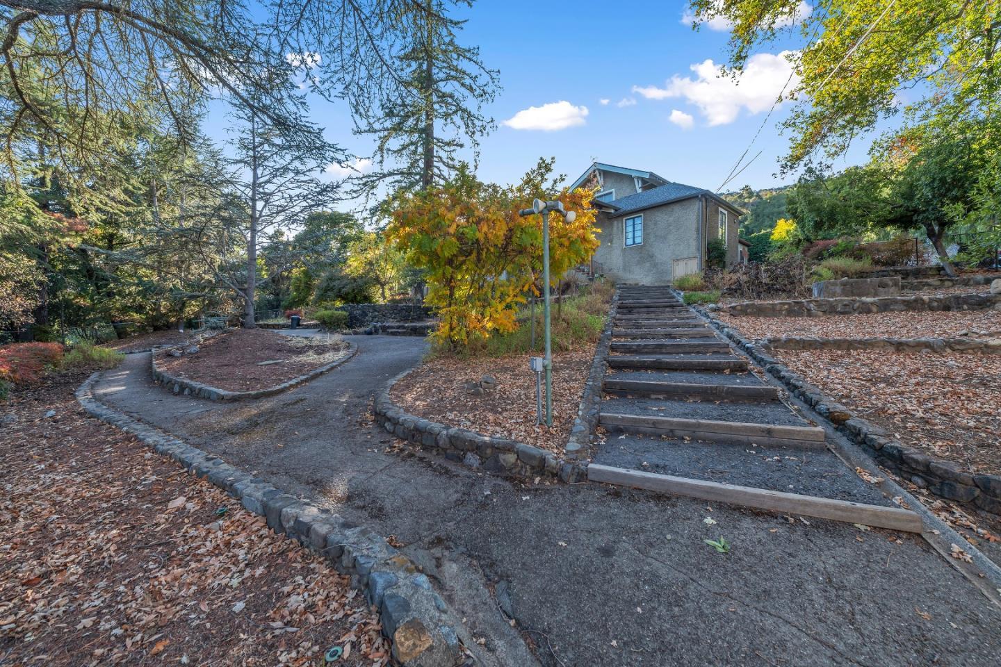 Detail Gallery Image 5 of 79 For 100 Wood Rd, Los Gatos,  CA 95030 - 5 Beds | 4 Baths