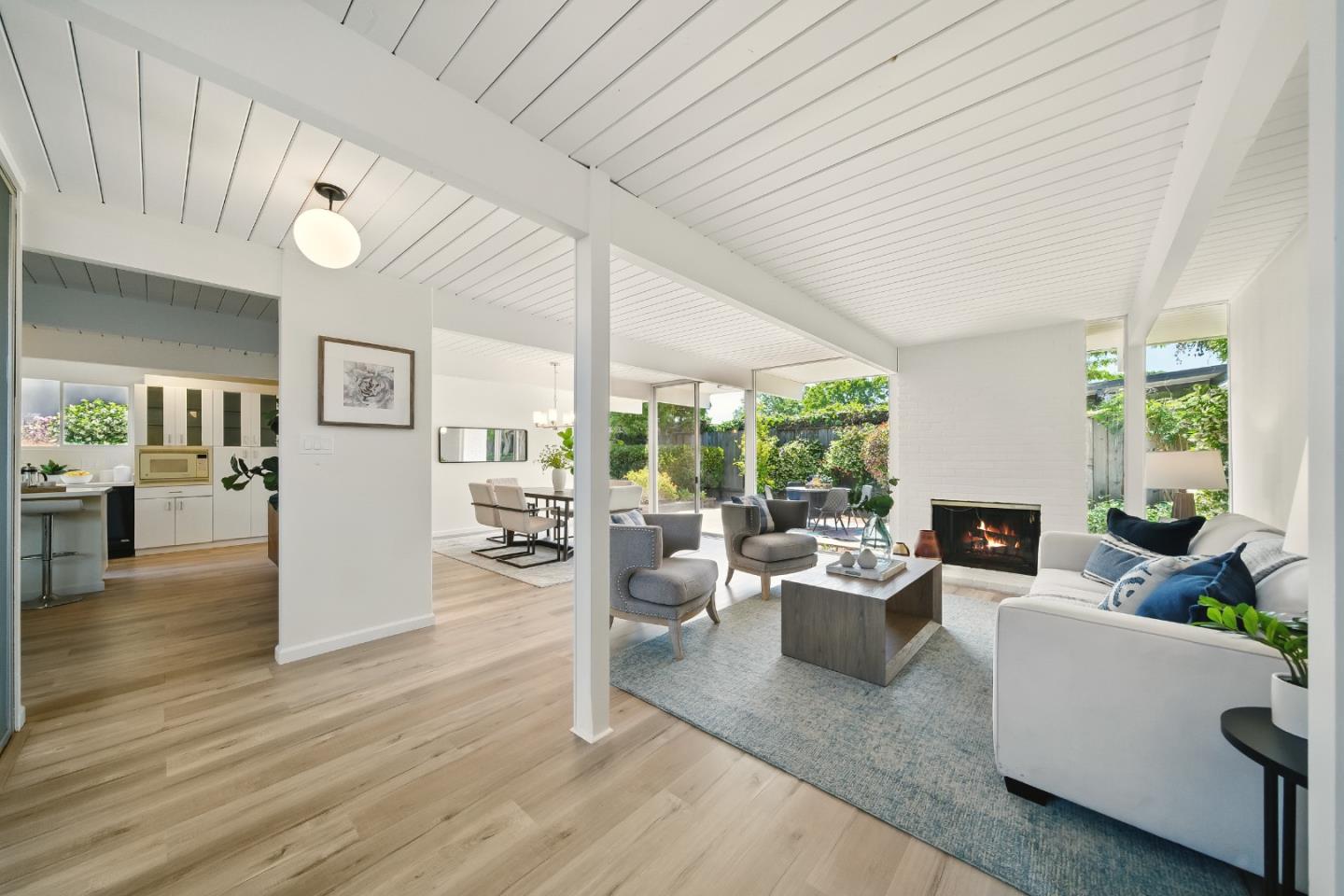 Detail Gallery Image 12 of 52 For 200 Loon Ct, Foster City,  CA 94404 - 5 Beds | 2 Baths