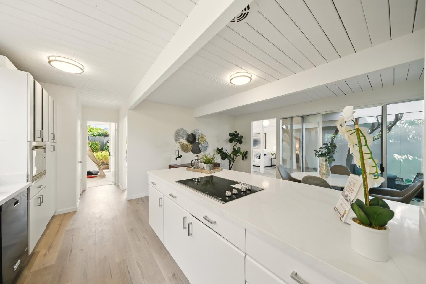 Detail Gallery Image 18 of 52 For 200 Loon Ct, Foster City,  CA 94404 - 5 Beds | 2 Baths
