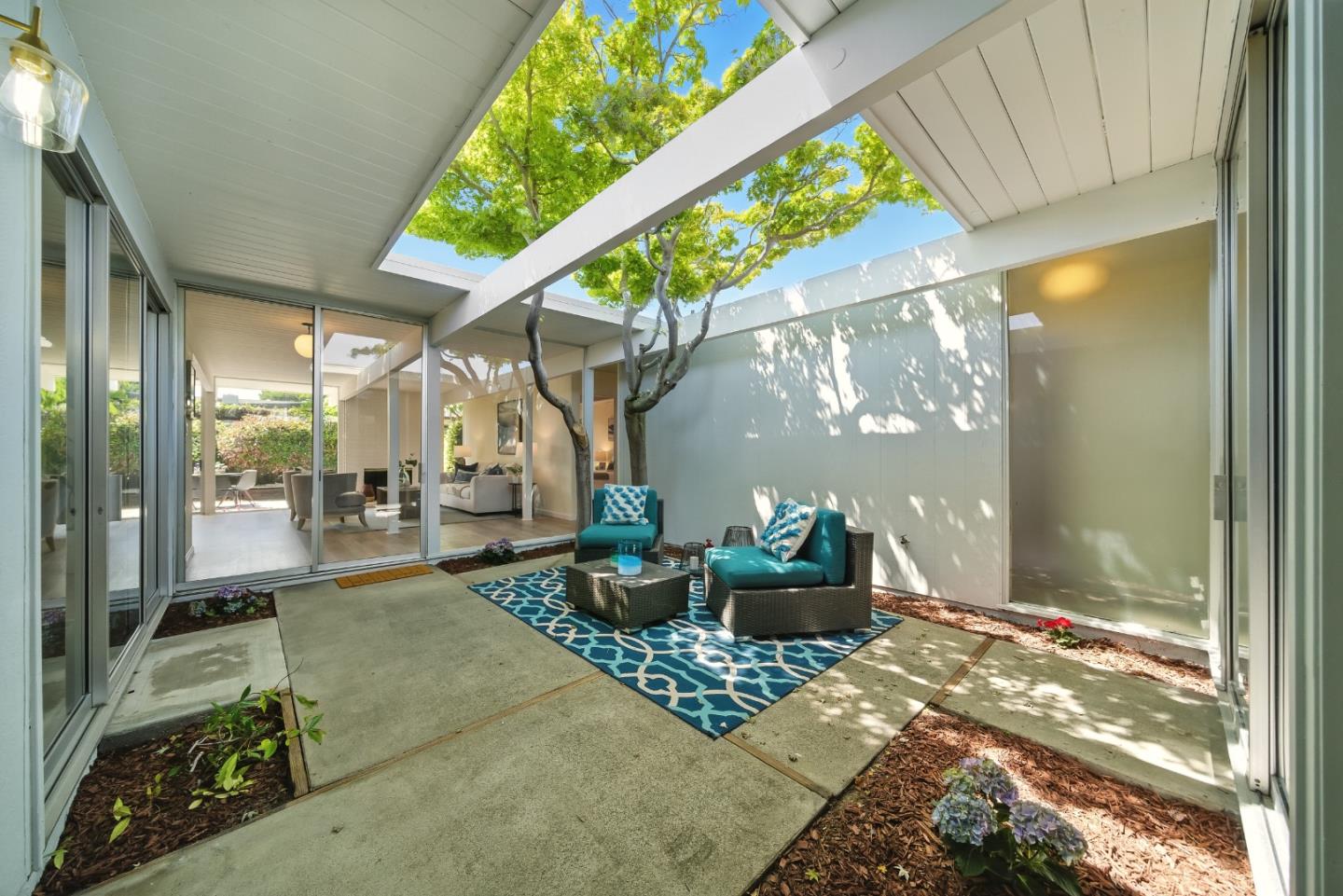 Detail Gallery Image 6 of 52 For 200 Loon Ct, Foster City,  CA 94404 - 5 Beds | 2 Baths