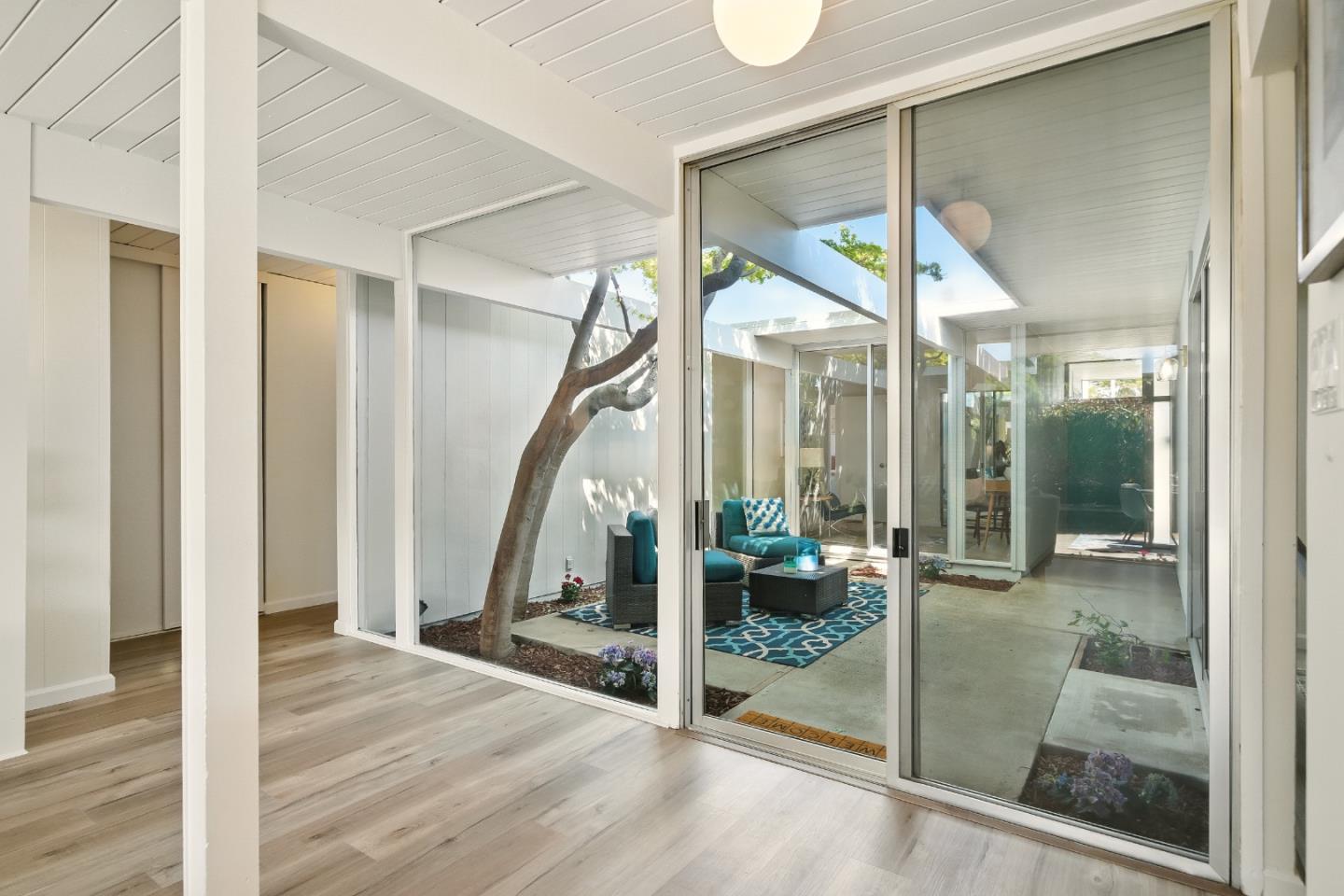 Detail Gallery Image 7 of 52 For 200 Loon Ct, Foster City,  CA 94404 - 5 Beds | 2 Baths