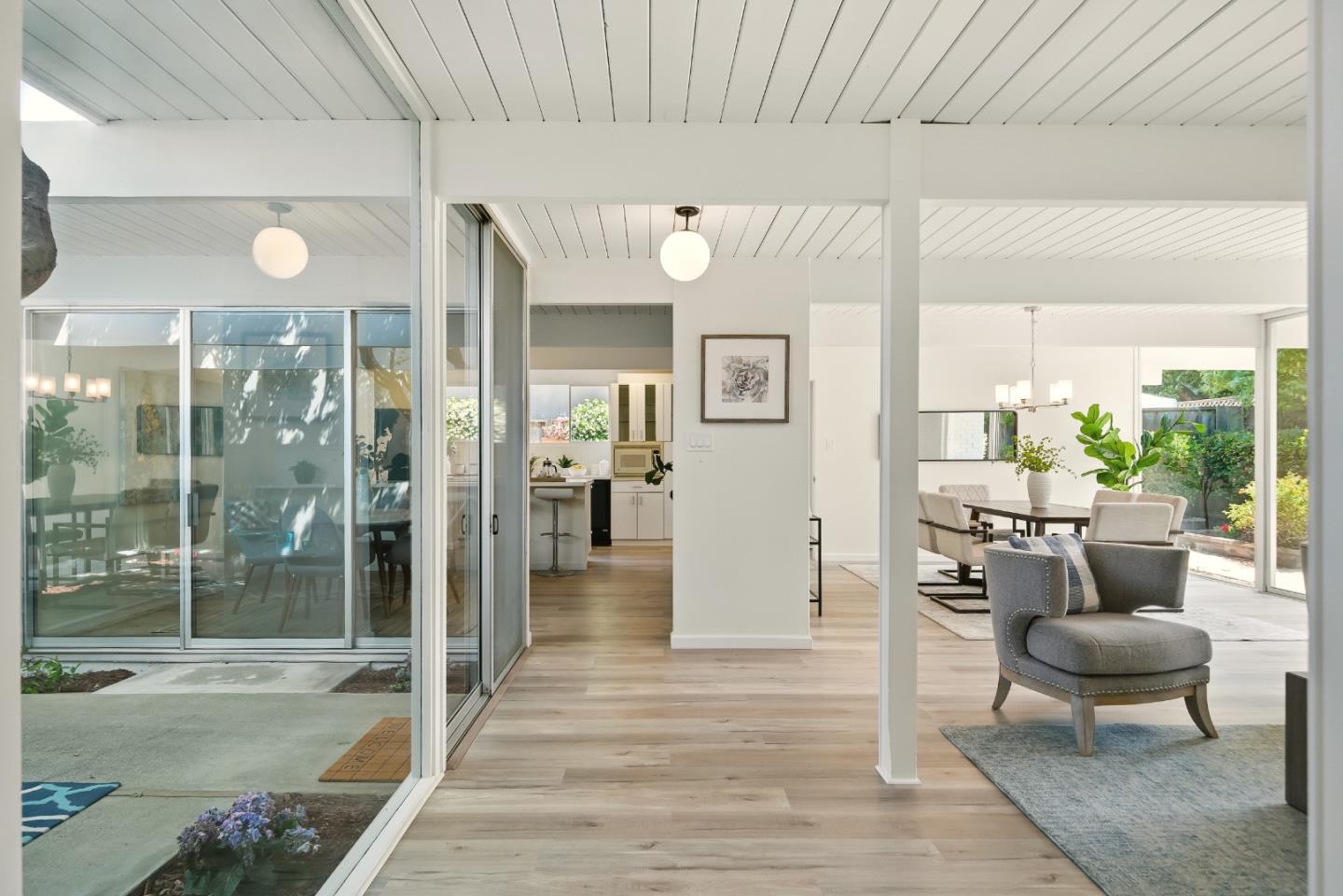 Detail Gallery Image 8 of 52 For 200 Loon Ct, Foster City,  CA 94404 - 5 Beds | 2 Baths