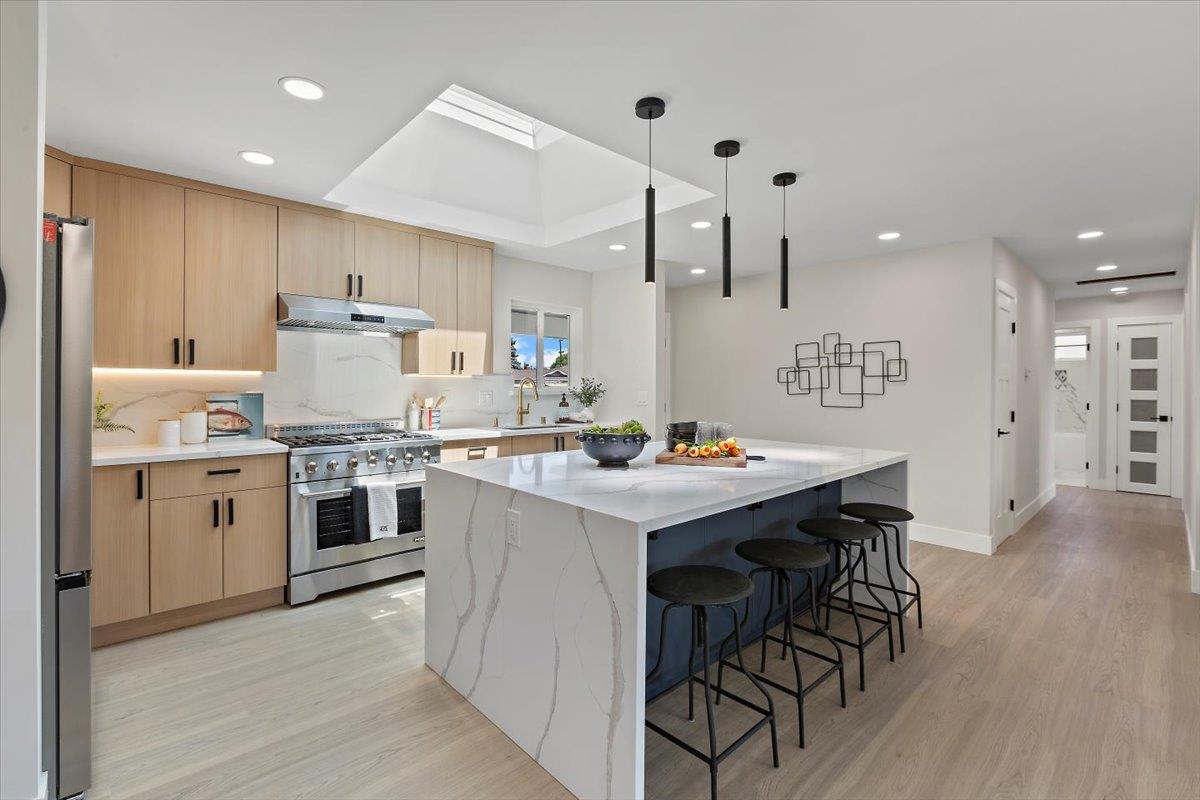 Detail Gallery Image 2 of 41 For 2495 Malaga Dr, San Jose,  CA 95125 - 4 Beds | 2/1 Baths