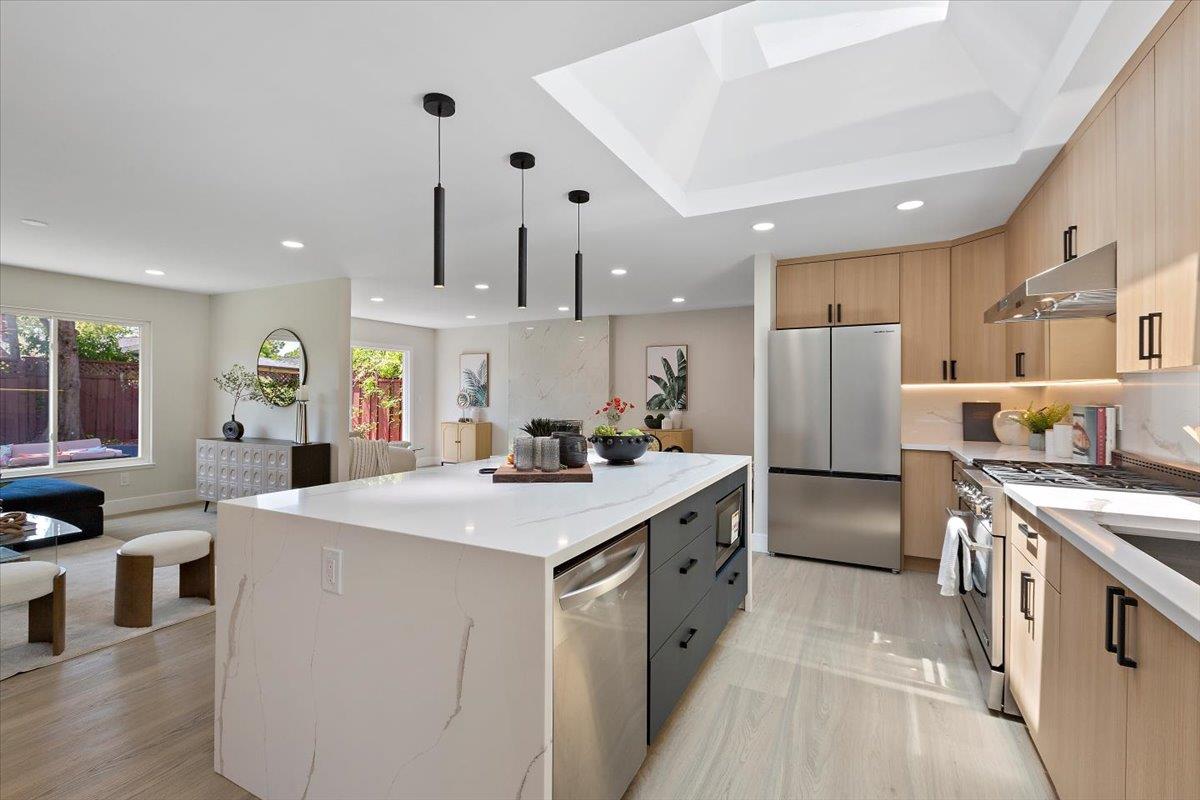 Detail Gallery Image 4 of 41 For 2495 Malaga Dr, San Jose,  CA 95125 - 4 Beds | 2/1 Baths