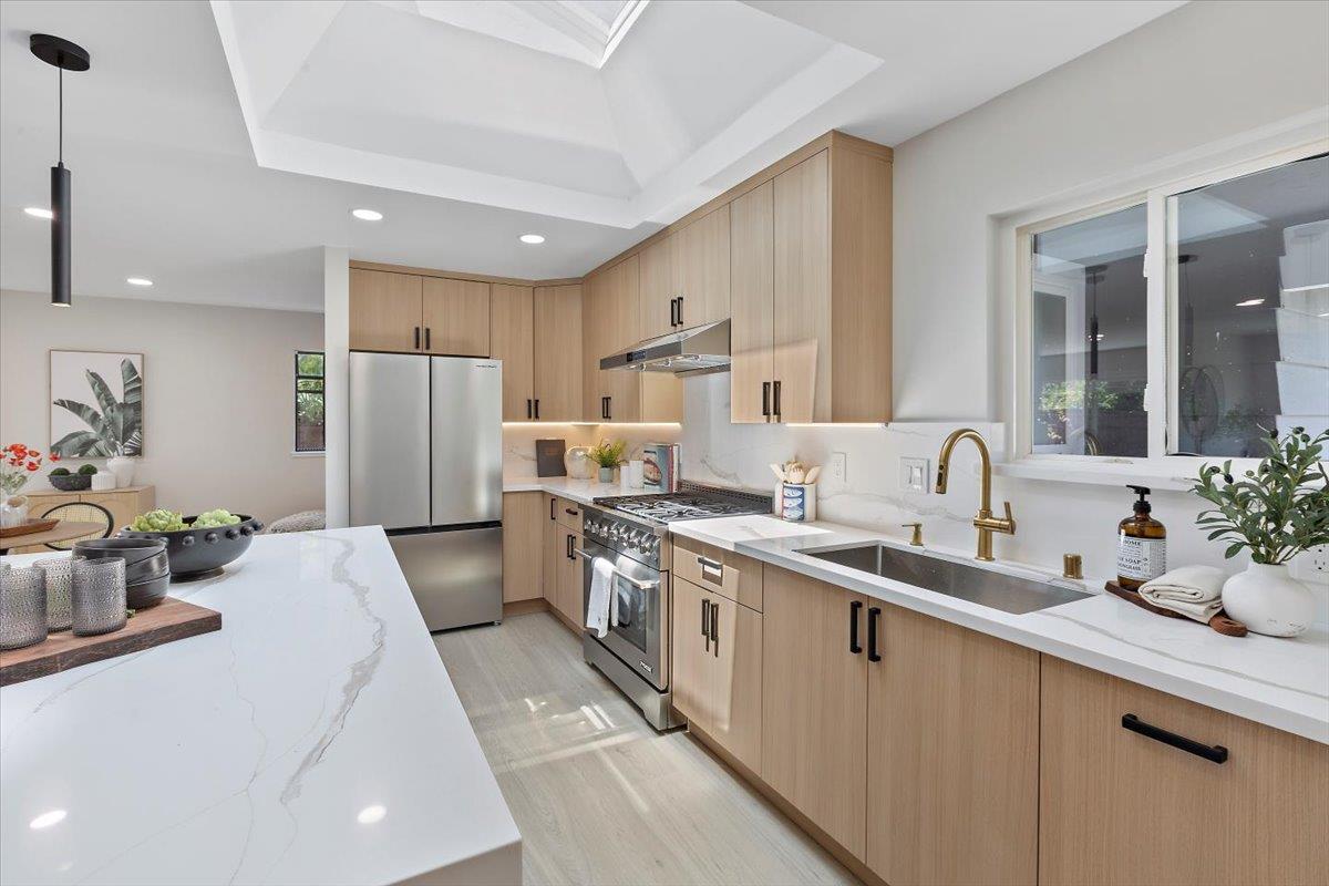 Detail Gallery Image 5 of 41 For 2495 Malaga Dr, San Jose,  CA 95125 - 4 Beds | 2/1 Baths