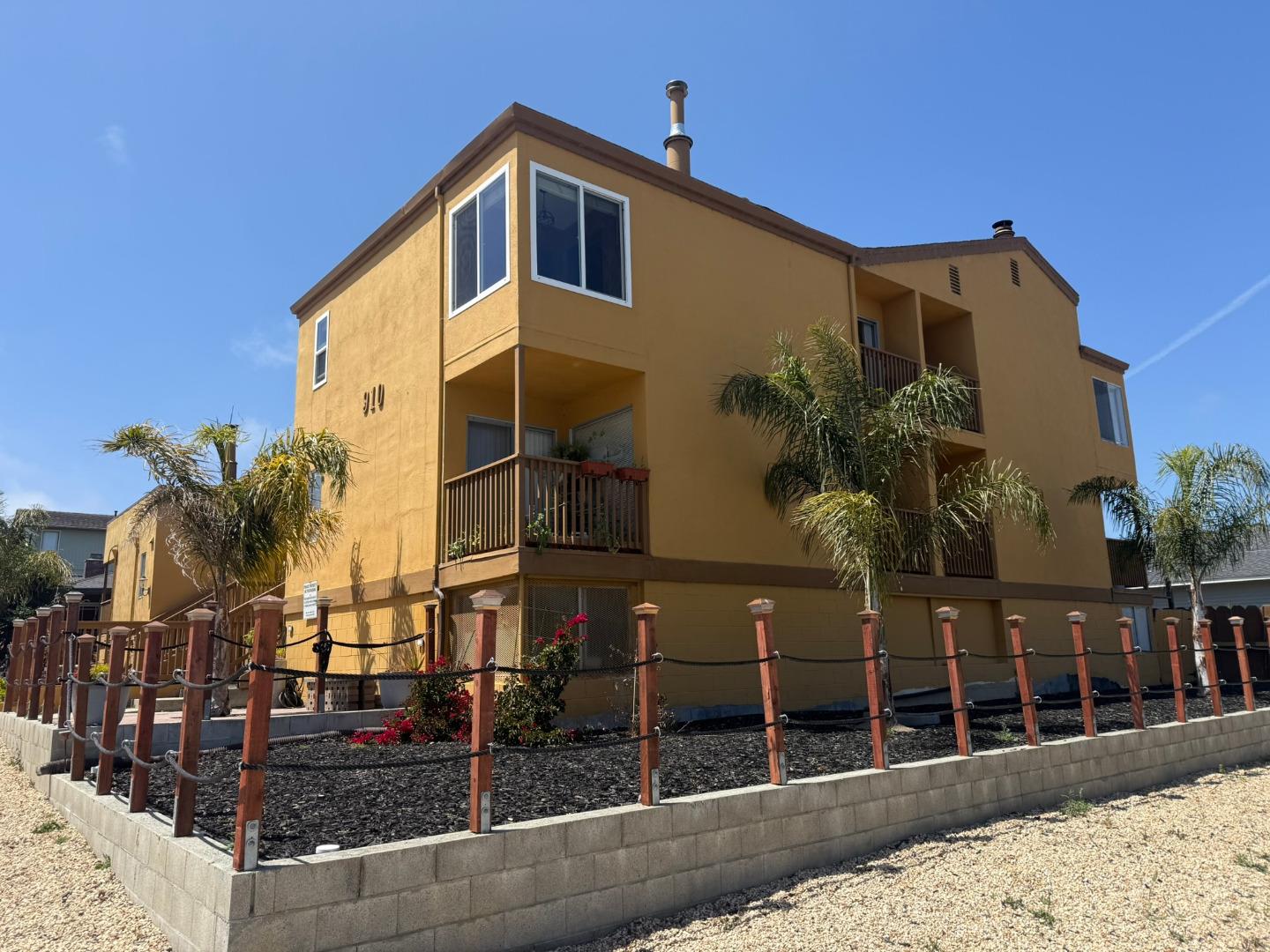 Detail Gallery Image 3 of 39 For 910 Wainwright St, Monterey,  CA 93940 - – Beds | – Baths
