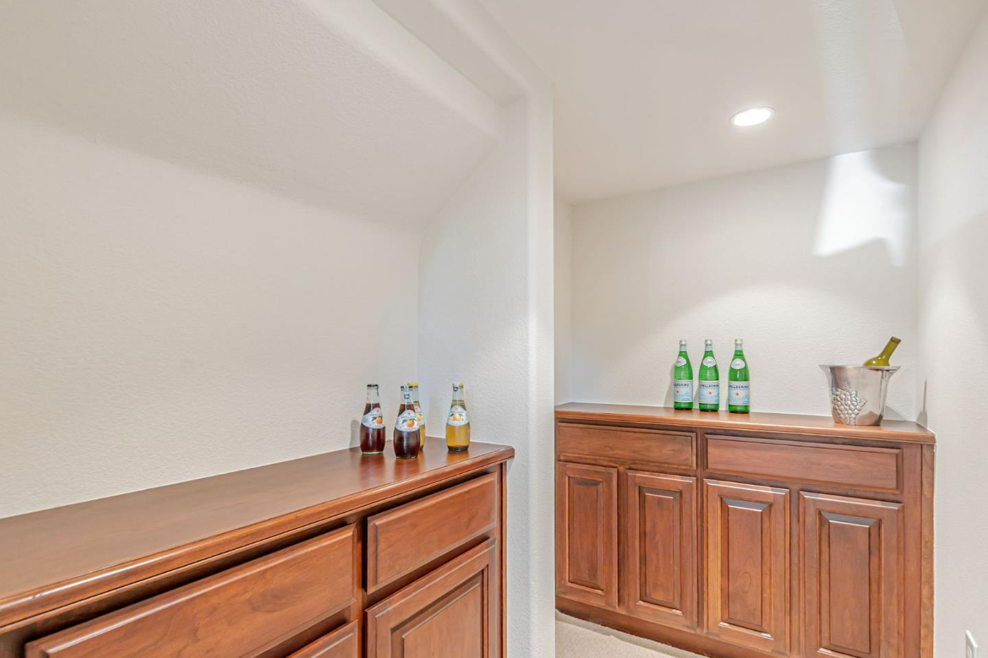 Detail Gallery Image 12 of 70 For 1701 Whispering Willow Pl, San Jose,  CA 95125 - 5 Beds | 4 Baths