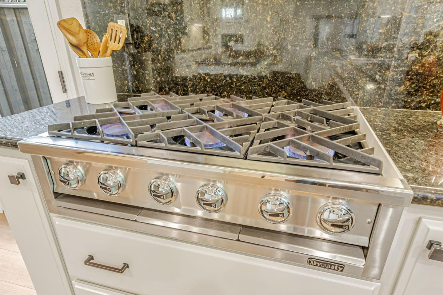 Detail Gallery Image 26 of 70 For 1701 Whispering Willow Pl, San Jose,  CA 95125 - 5 Beds | 4 Baths