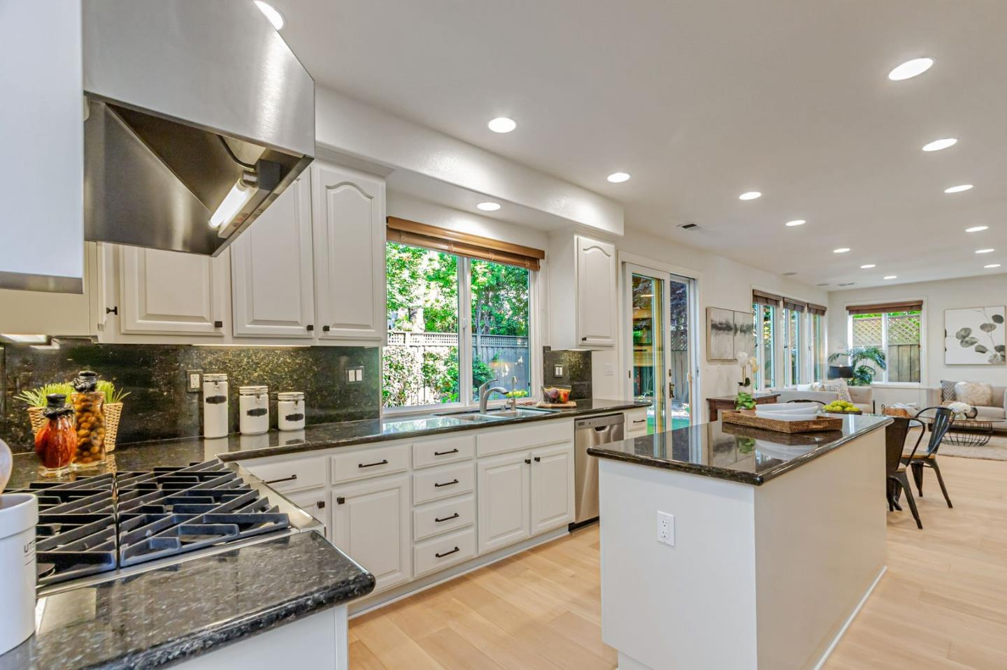 Detail Gallery Image 30 of 70 For 1701 Whispering Willow Pl, San Jose,  CA 95125 - 5 Beds | 4 Baths
