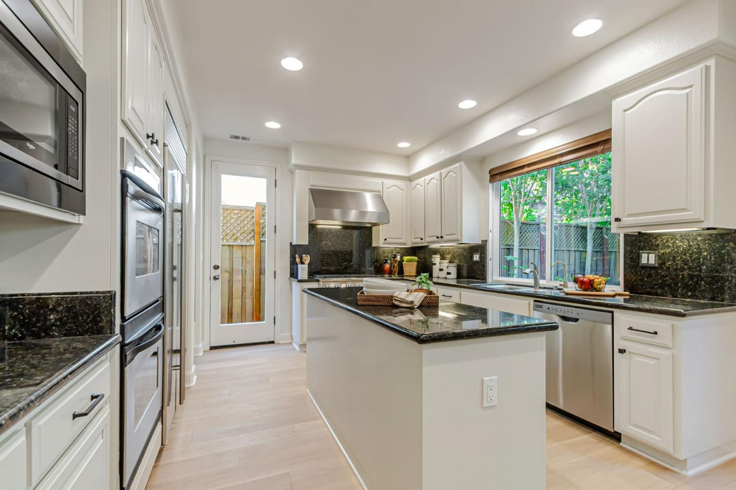 Detail Gallery Image 31 of 70 For 1701 Whispering Willow Pl, San Jose,  CA 95125 - 5 Beds | 4 Baths