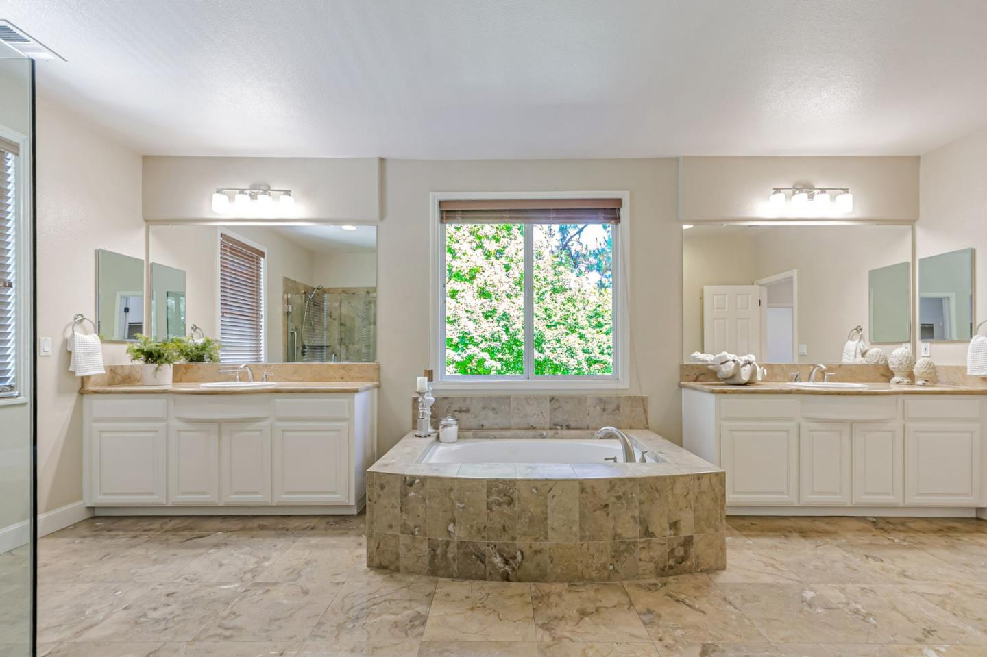 Detail Gallery Image 41 of 70 For 1701 Whispering Willow Pl, San Jose,  CA 95125 - 5 Beds | 4 Baths