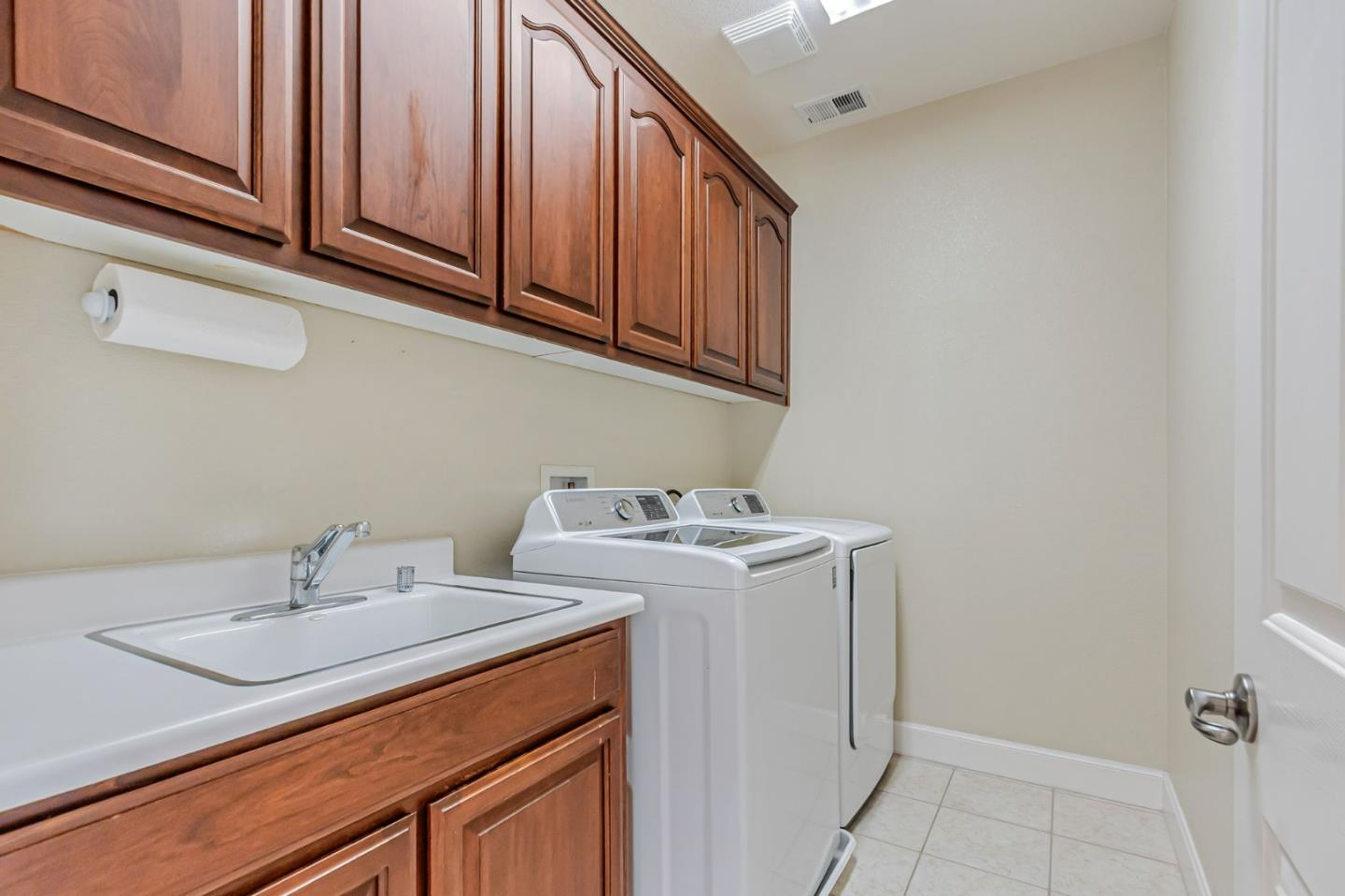 Detail Gallery Image 56 of 70 For 1701 Whispering Willow Pl, San Jose,  CA 95125 - 5 Beds | 4 Baths