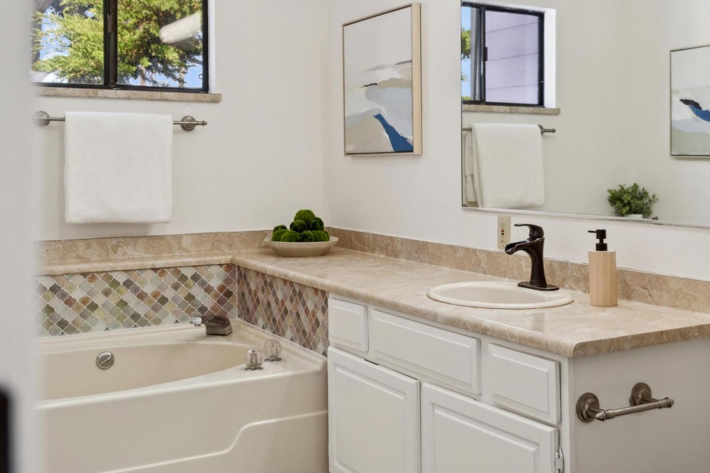 Detail Gallery Image 16 of 23 For 77 Montecito Ave, Pacifica,  CA 94044 - 2 Beds | 1/1 Baths