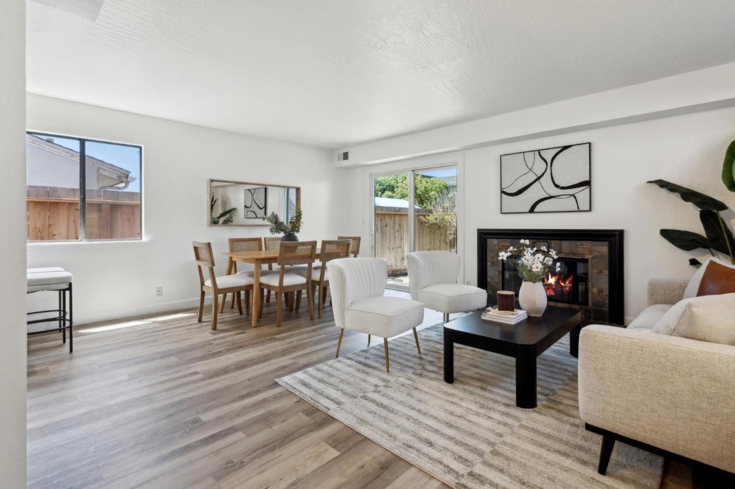Detail Gallery Image 2 of 23 For 77 Montecito Ave, Pacifica,  CA 94044 - 2 Beds | 1/1 Baths