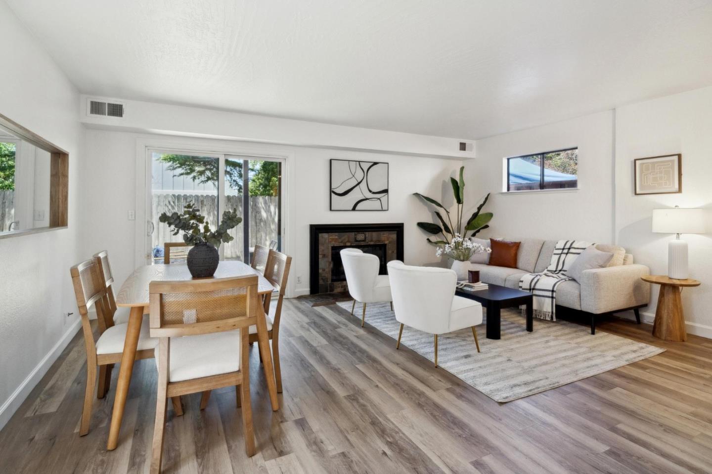 Detail Gallery Image 5 of 23 For 77 Montecito Ave, Pacifica,  CA 94044 - 2 Beds | 1/1 Baths