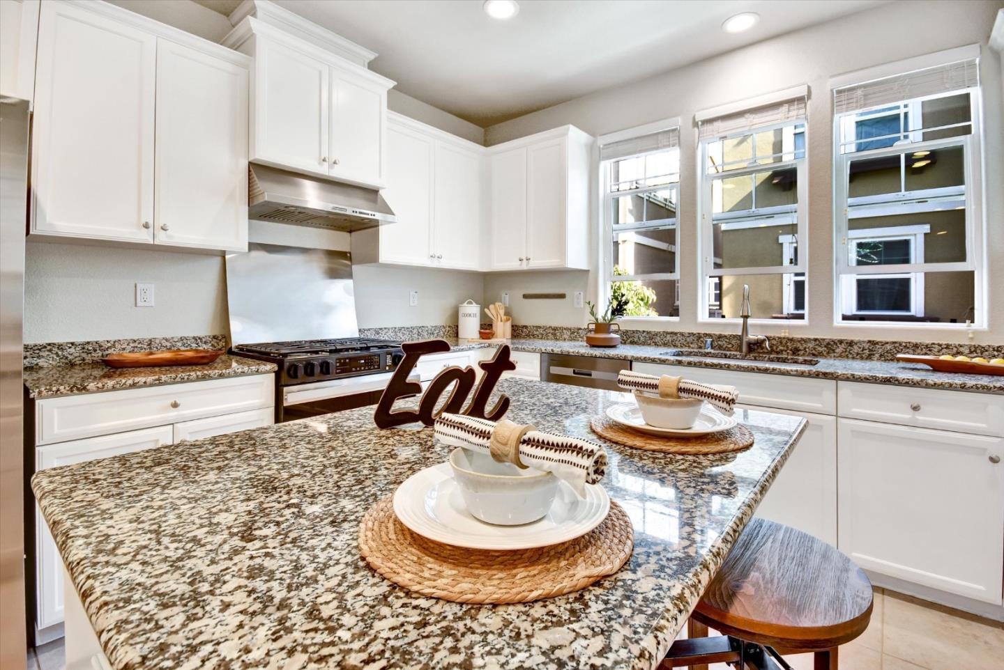 Detail Gallery Image 6 of 51 For 2620 Tamalpais Ter, Fremont,  CA 94538 - 3 Beds | 2/2 Baths