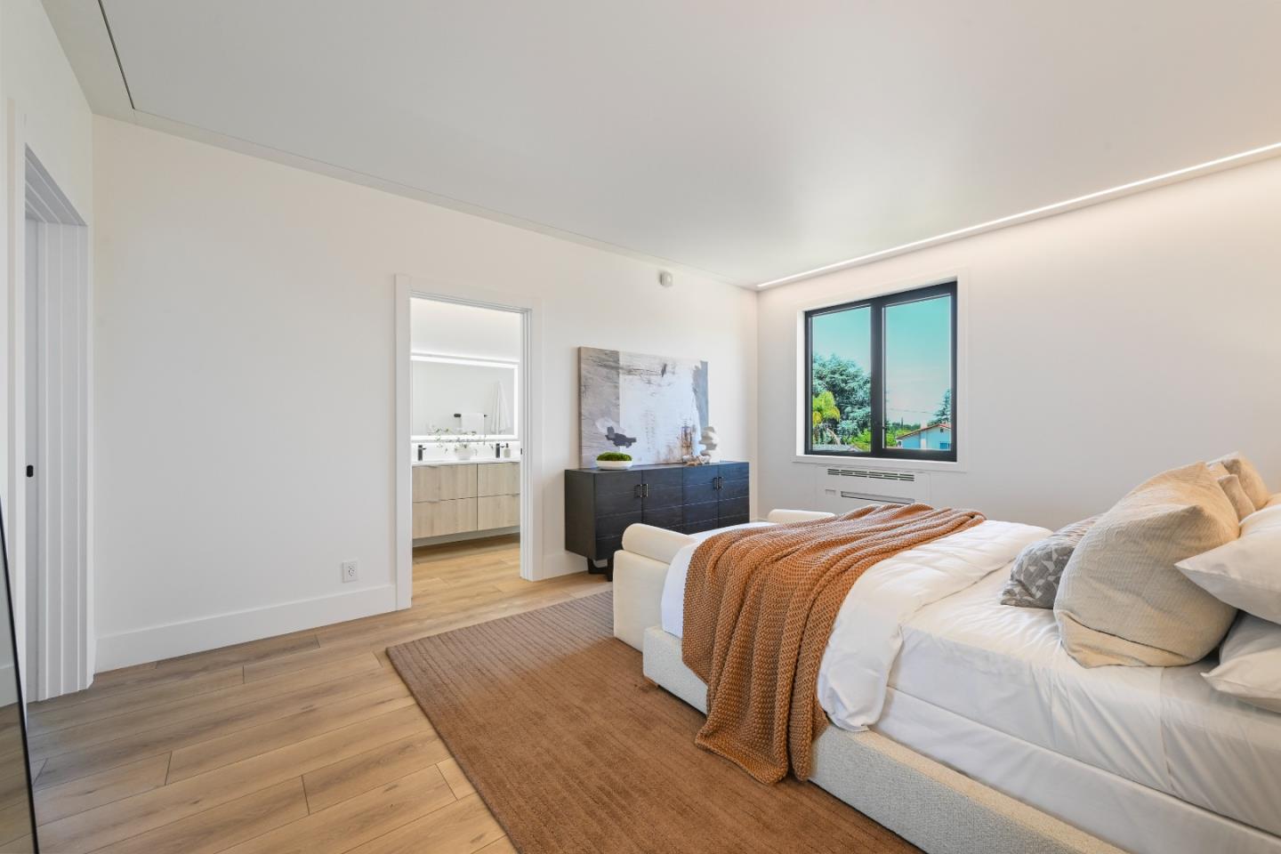 Detail Gallery Image 15 of 40 For 2725 Los Altos Dr, San Jose,  CA 95121 - 5 Beds | 3/1 Baths