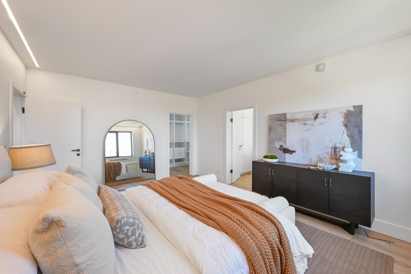 Detail Gallery Image 17 of 40 For 2725 Los Altos Dr, San Jose,  CA 95121 - 5 Beds | 3/1 Baths