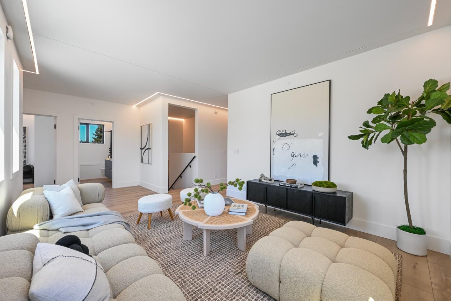 Detail Gallery Image 23 of 40 For 2725 Los Altos Dr, San Jose,  CA 95121 - 5 Beds | 3/1 Baths
