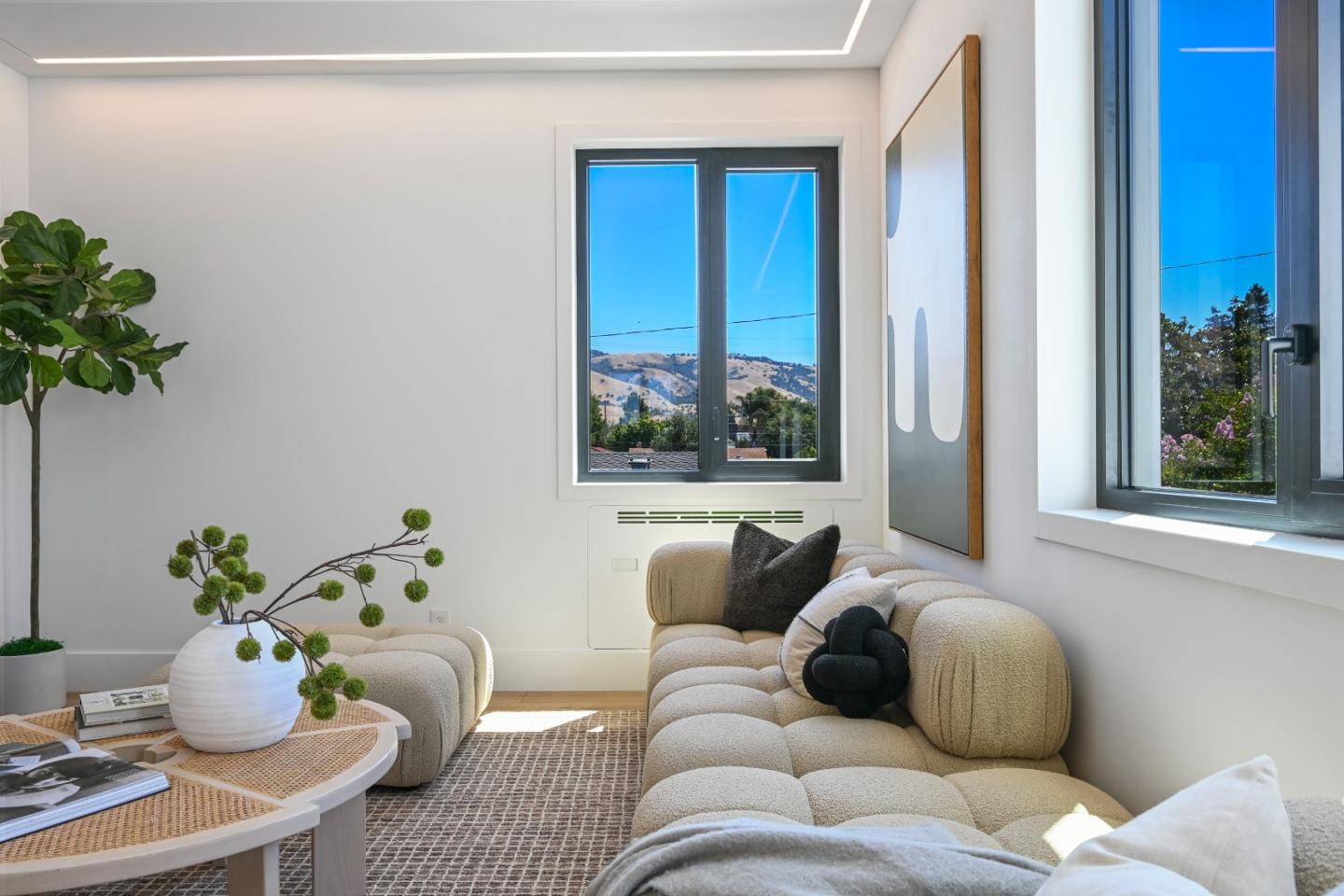 Detail Gallery Image 25 of 40 For 2725 Los Altos Dr, San Jose,  CA 95121 - 5 Beds | 3/1 Baths