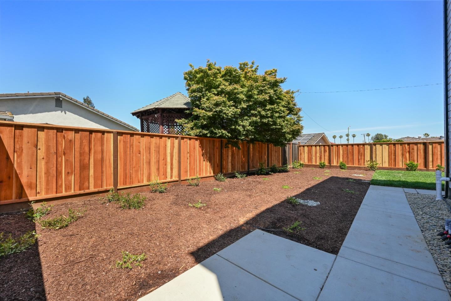 Detail Gallery Image 38 of 40 For 2725 Los Altos Dr, San Jose,  CA 95121 - 5 Beds | 3/1 Baths