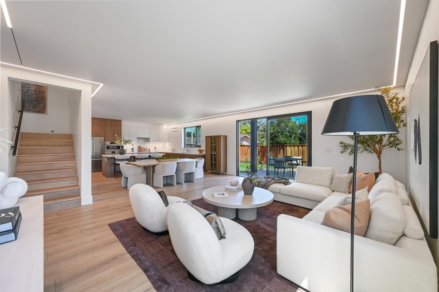 Detail Gallery Image 9 of 40 For 2725 Los Altos Dr, San Jose,  CA 95121 - 5 Beds | 3/1 Baths