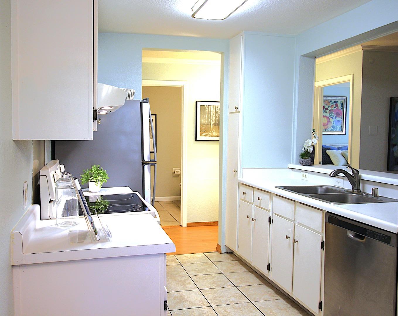 Detail Gallery Image 14 of 37 For 515 Lancaster Ln #140,  Bay Point,  CA 94565 - 2 Beds | 2 Baths