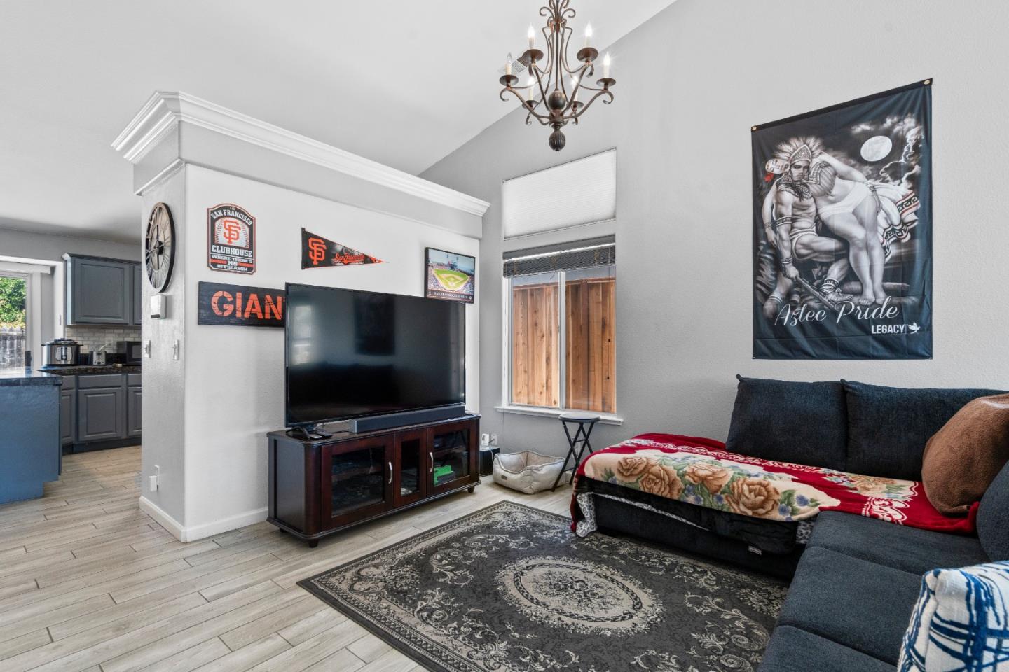 Detail Gallery Image 11 of 49 For 730 Marseille Dr, Hollister,  CA 95023 - 4 Beds | 2/1 Baths