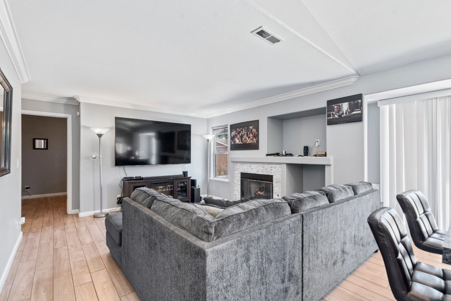 Detail Gallery Image 16 of 49 For 730 Marseille Dr, Hollister,  CA 95023 - 4 Beds | 2/1 Baths