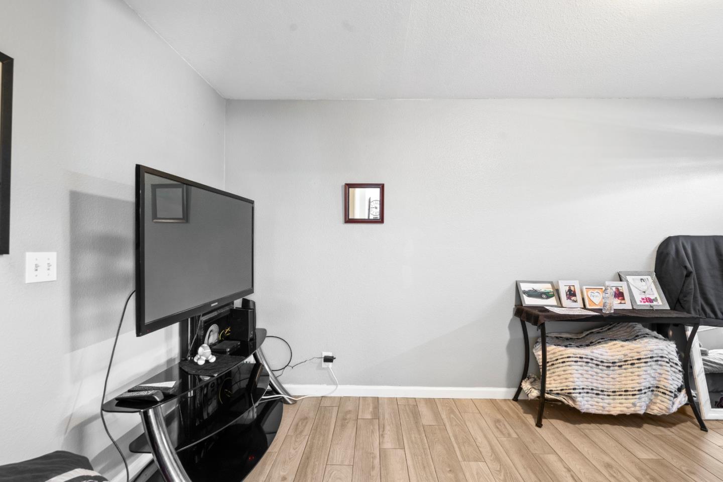Detail Gallery Image 19 of 49 For 730 Marseille Dr, Hollister,  CA 95023 - 4 Beds | 2/1 Baths