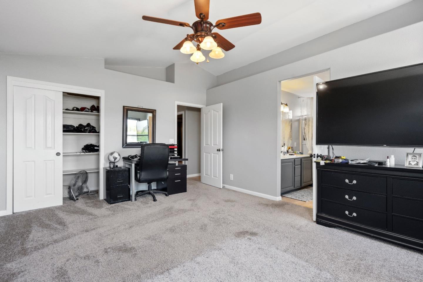 Detail Gallery Image 29 of 49 For 730 Marseille Dr, Hollister,  CA 95023 - 4 Beds | 2/1 Baths