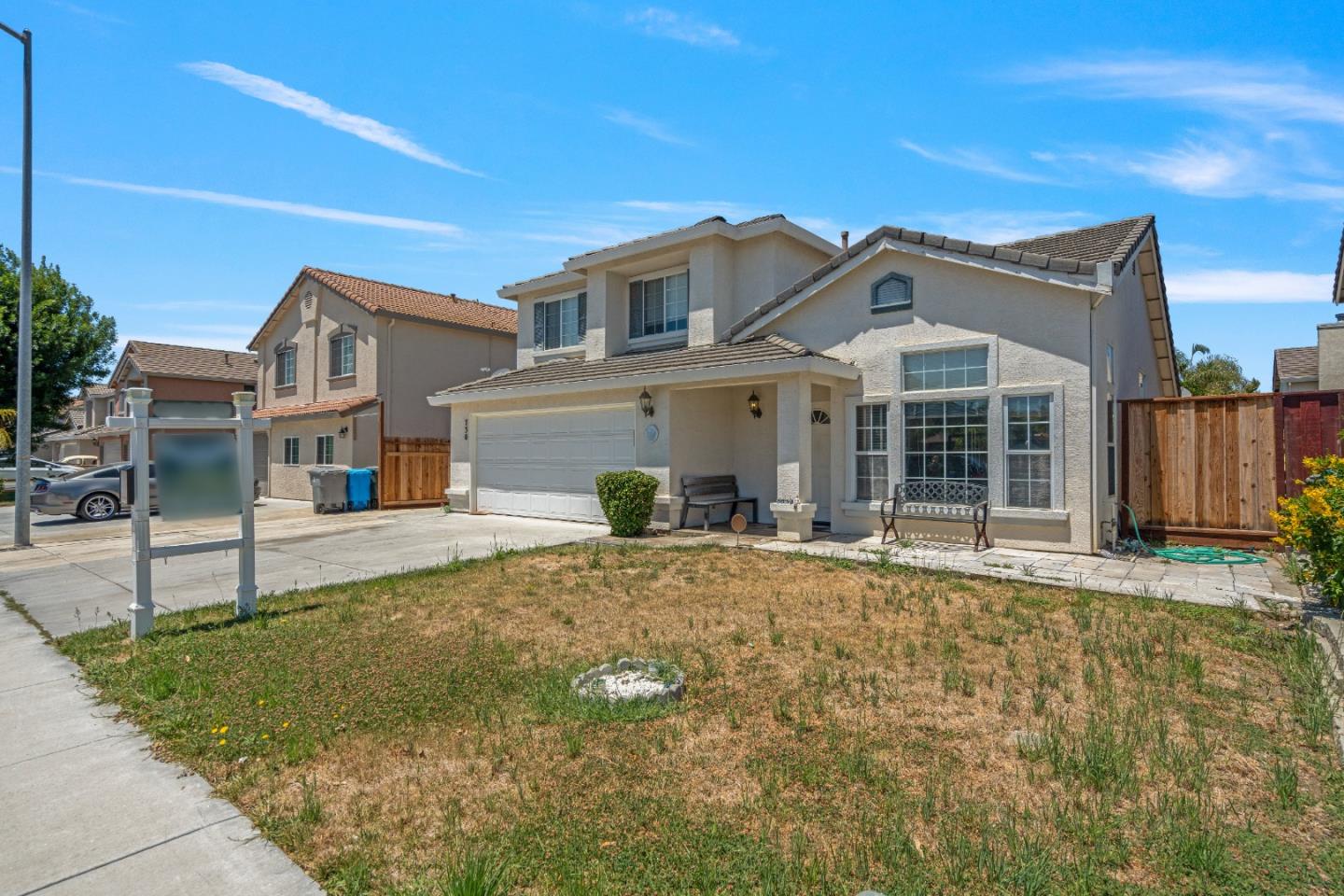 Detail Gallery Image 4 of 49 For 730 Marseille Dr, Hollister,  CA 95023 - 4 Beds | 2/1 Baths