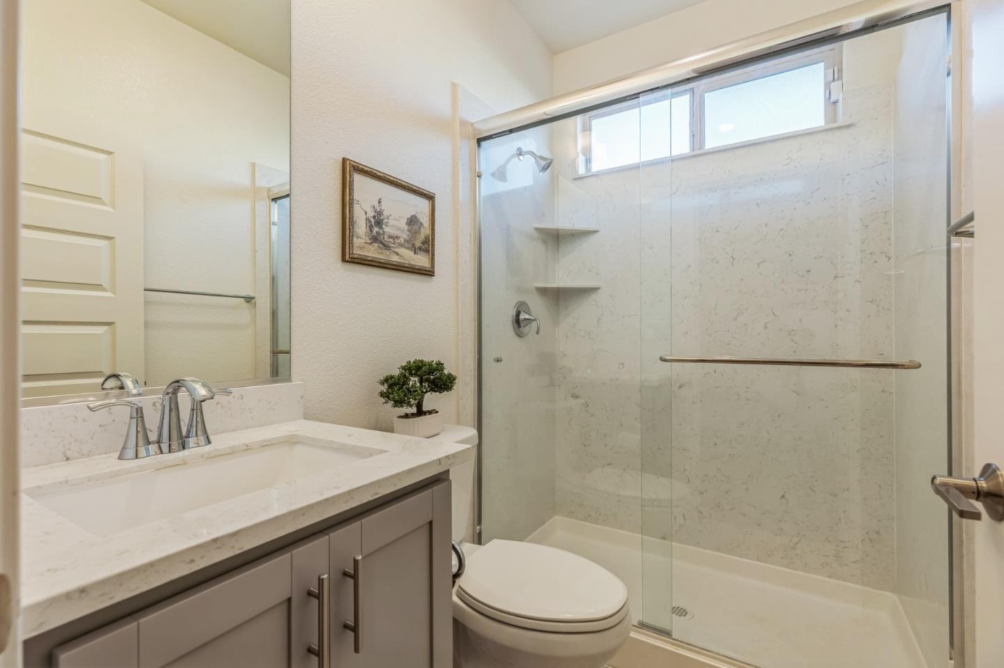 Detail Gallery Image 10 of 13 For 8824 Piano Cir, Elk Grove,  CA 95757 - 4 Beds | 3 Baths