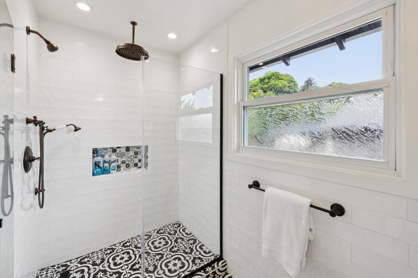 Detail Gallery Image 26 of 48 For 3279 N Cabrillo Hwy, Half Moon Bay,  CA 94019 - 3 Beds | 2 Baths